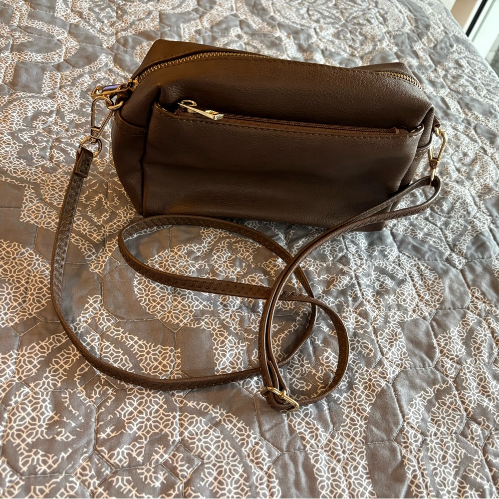 Elegant Brown Leather Crossbody Bag